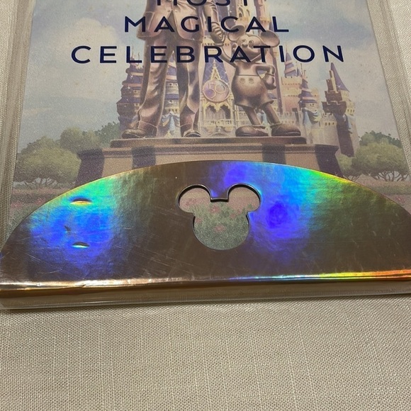 Brand New Walt Disney World  50th Mickey Sketchbook‎ - Picture 4 of 7